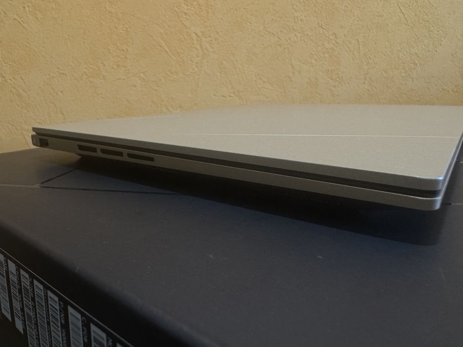 Продам мощный игровой ноутбук asus intel core I9 озу 32gb ssd 1 tb