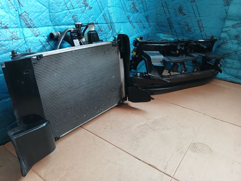 Pas przedni belka zderzaka wentylator chlodnice TOYOTA YARIS IV 1.0