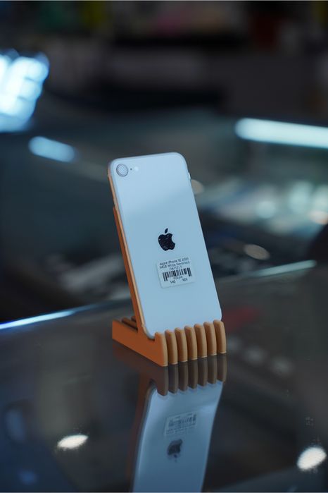 iPhone SE 64GB Silver Neverlock