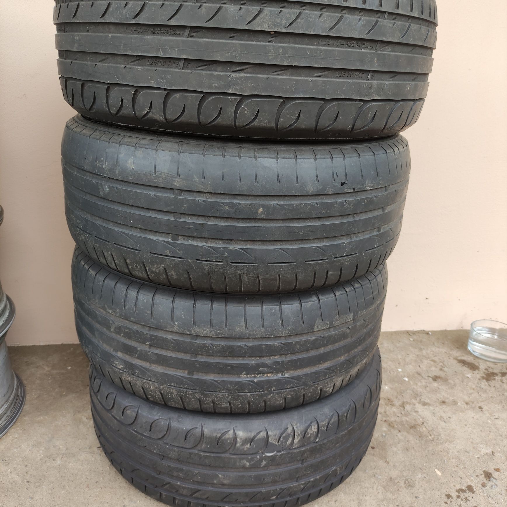 Komplet opon letnich 225/50 r17