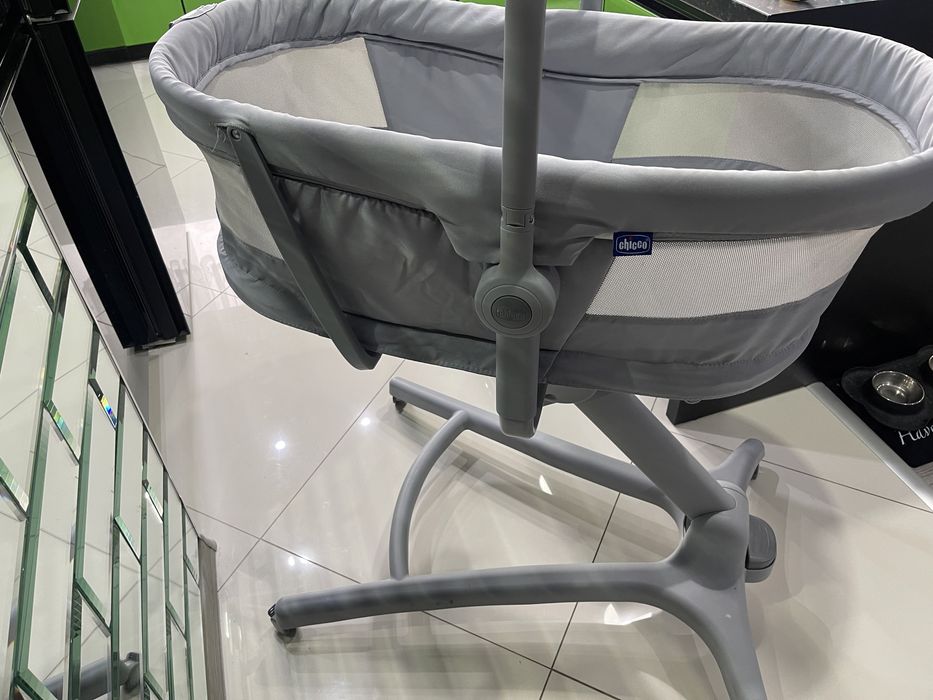 Chicco baby hug air (na gwarancji) +materac z prześcieradełkiem