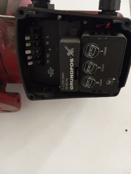 Sprzedam pompę grundfos UPS 40 120F