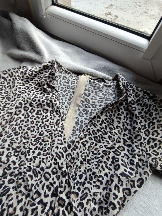 Sukienka w panterkę z wiskozy Zara S 36