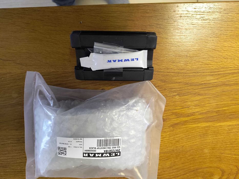 2 nowe wózki szotowe Lewmar rozm. 2