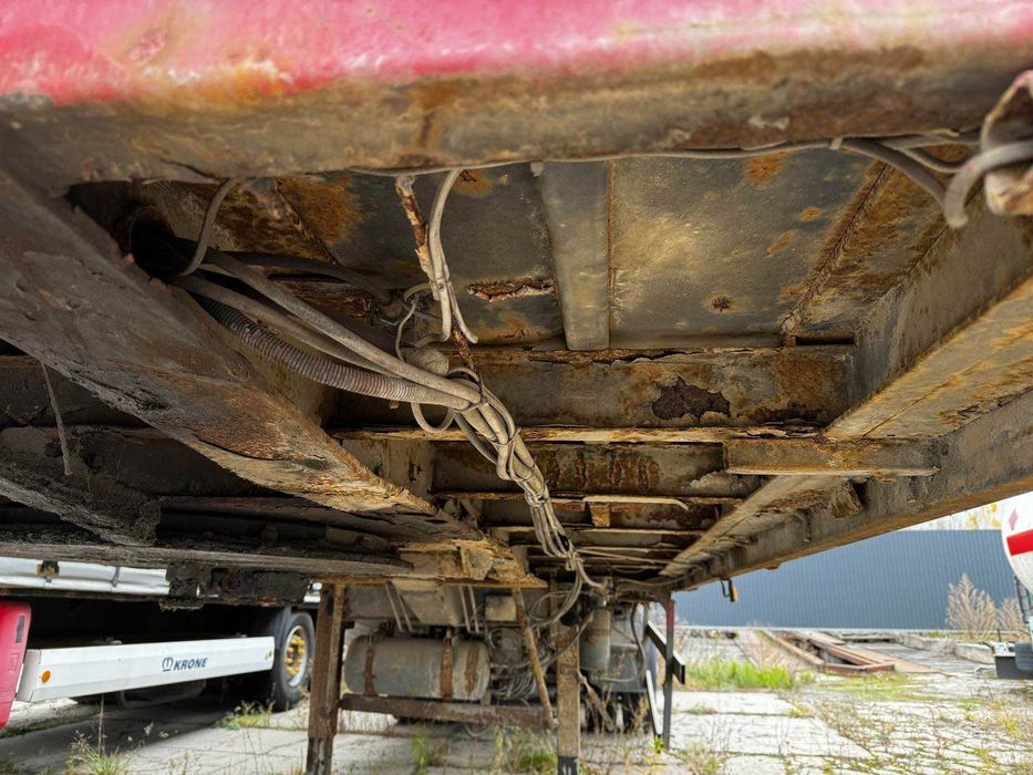 Полуприцеп с манипулятором