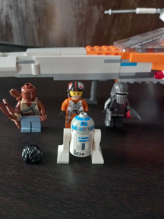 Lego Star Wars 75273 e 75136 *usado*