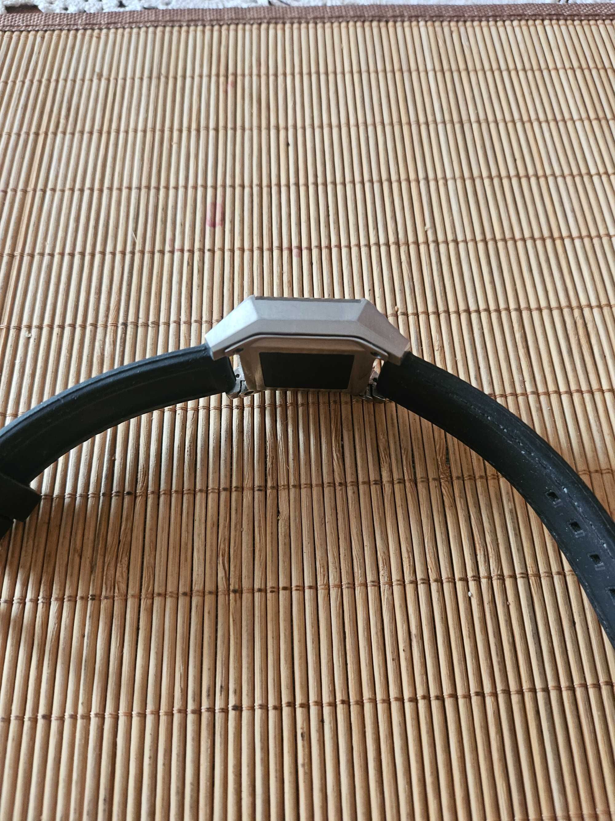 Sprzedam zegarek junghans mega 1000