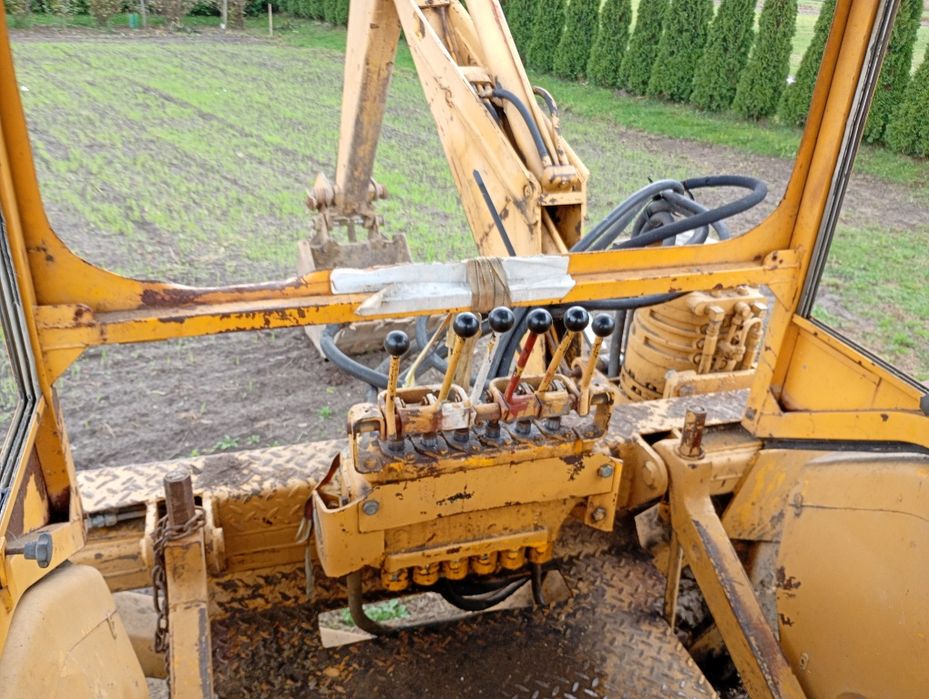 Sprzedam koparko ładowarkę MF