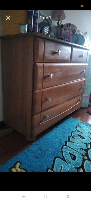 Cómoda em madeira