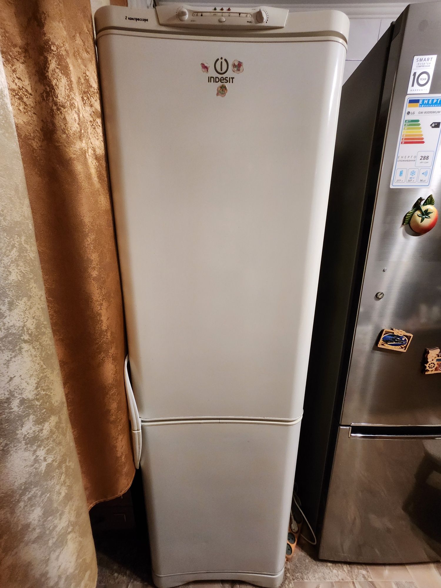 Холодильник Indesit