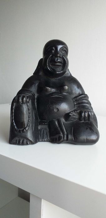 Czarny, drewniany Budda (Indonezja)