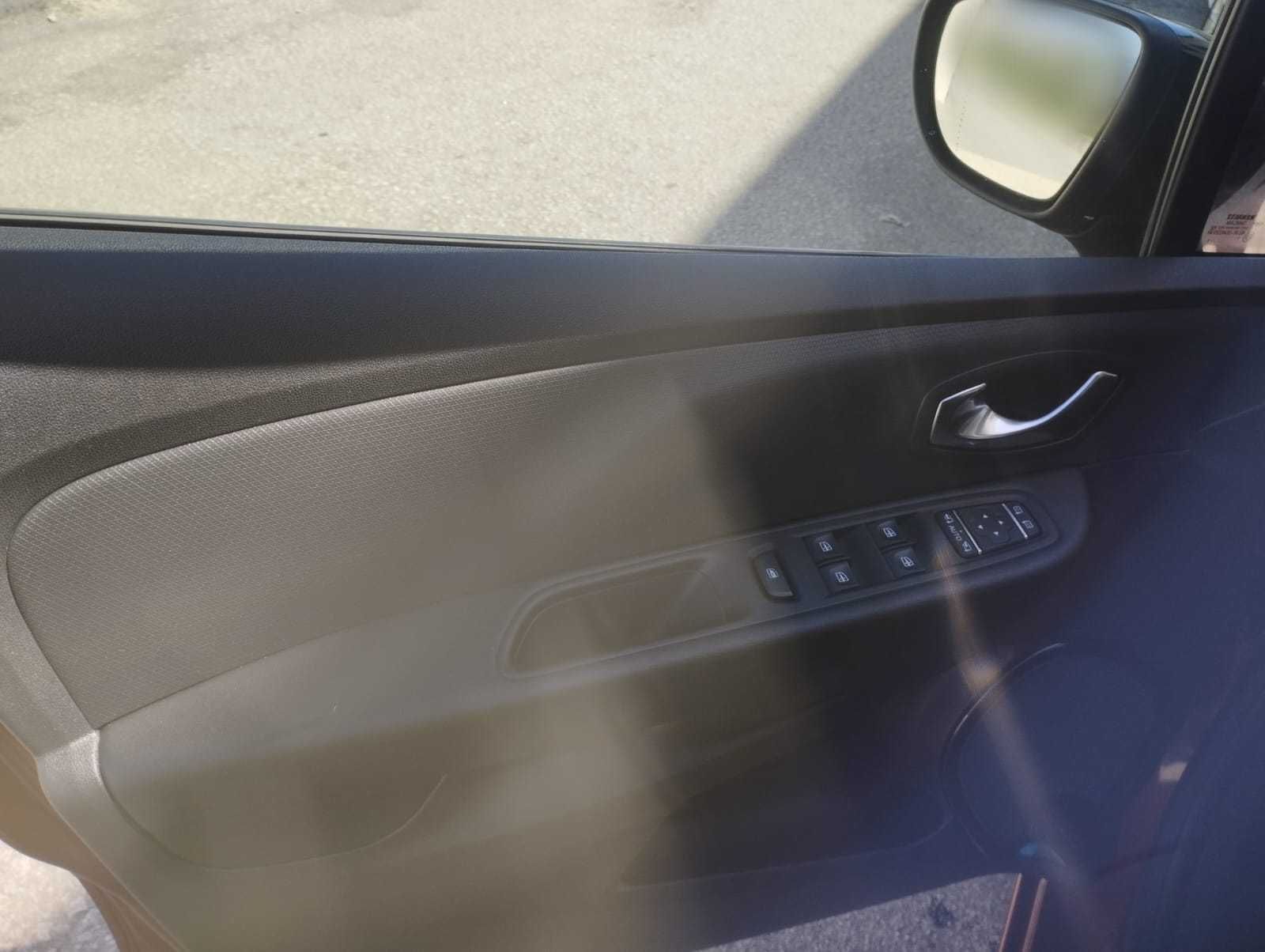Carrinha econômica Renault Clio