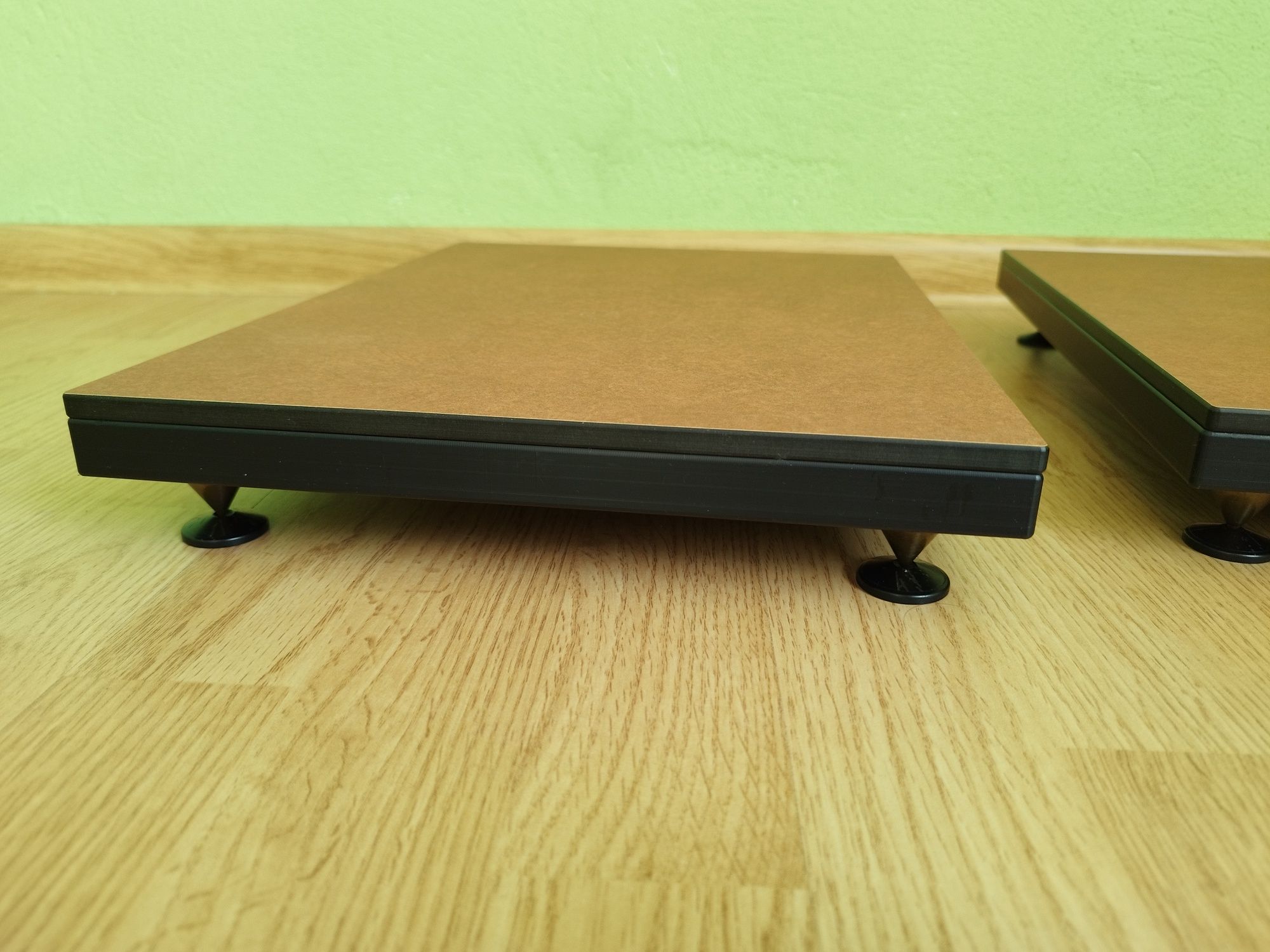 Podstawki audiofilskie M&K Classic Base 40x30cm