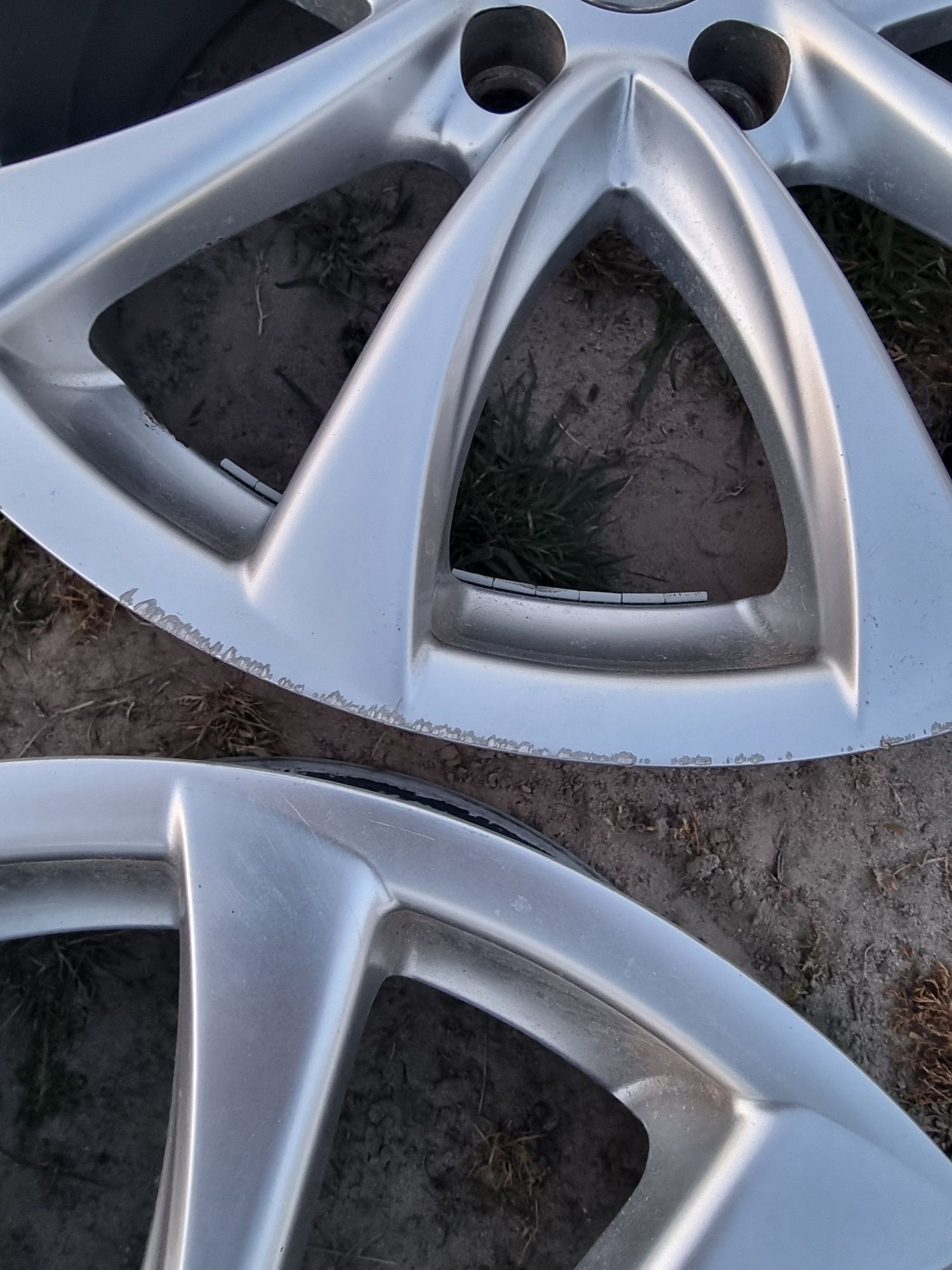 4x Felgi aluminiowe 5x114.3 18 "