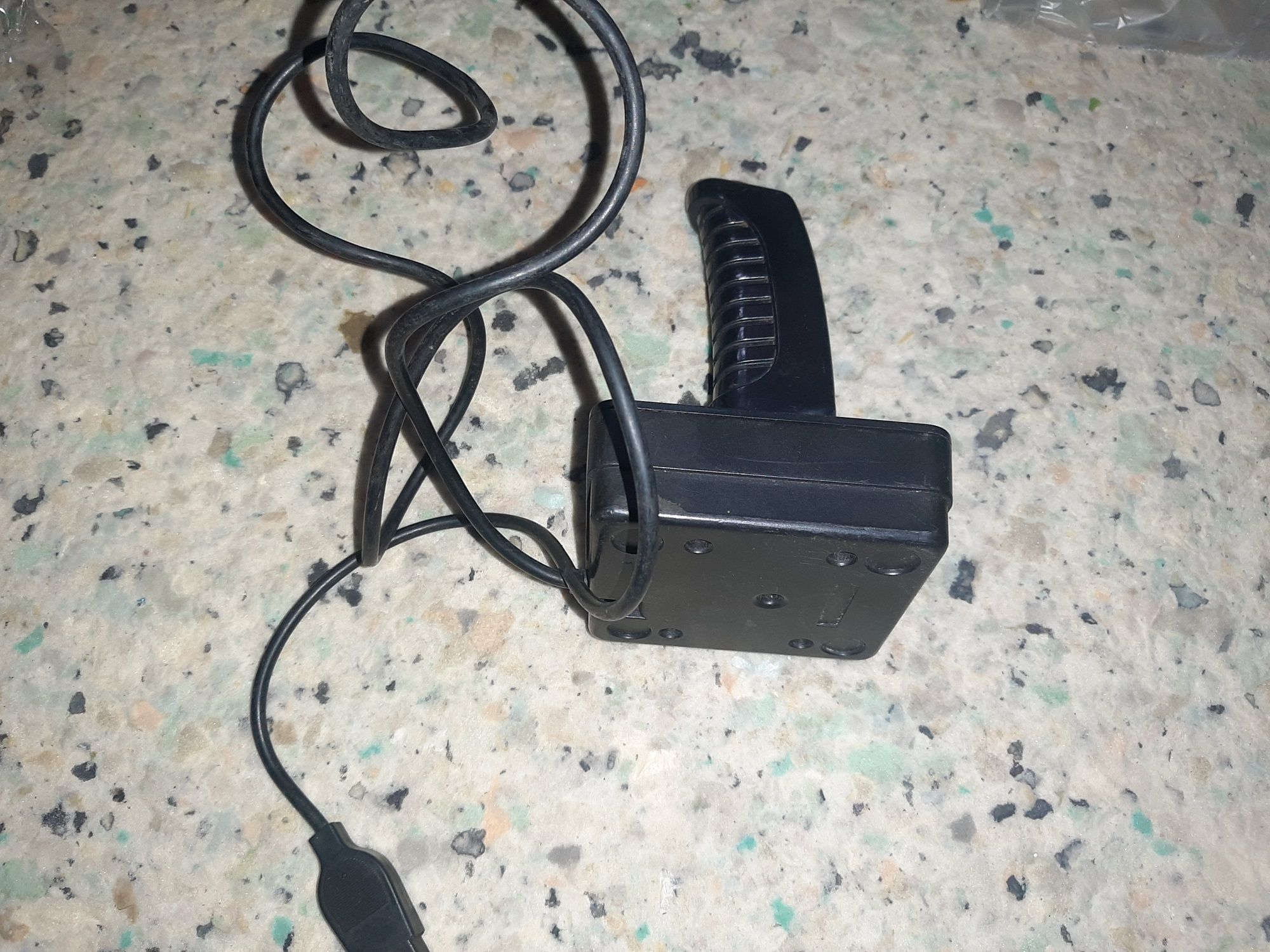 Joysticki Commodore, Amiga, Atari