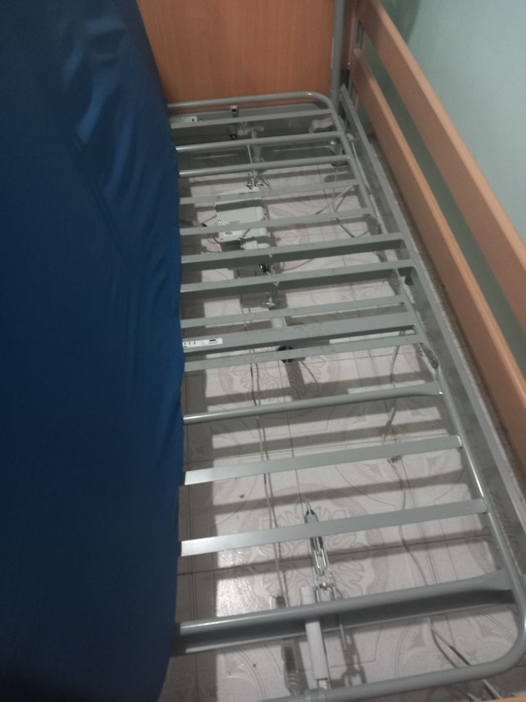 Cama articulada motorizada