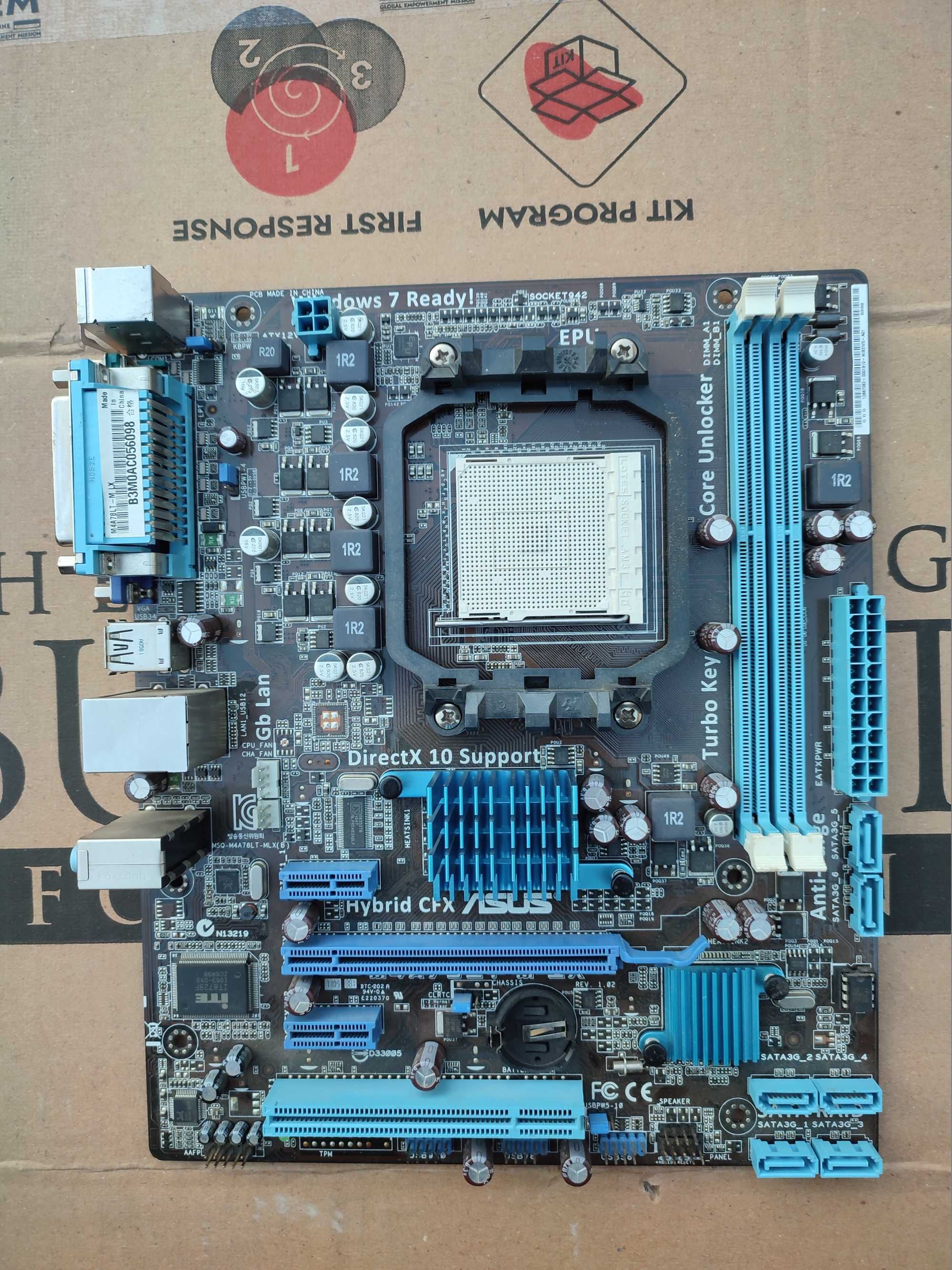 Материнські плати Asus
