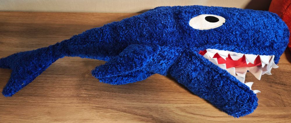 Мягкая игрушка (2 штуки): мишка и акула