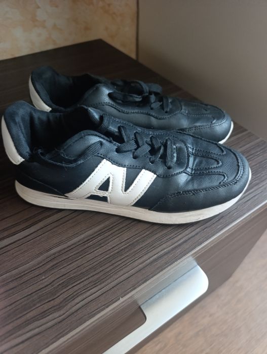 Продам кеды подростковые не неплохом состоянии