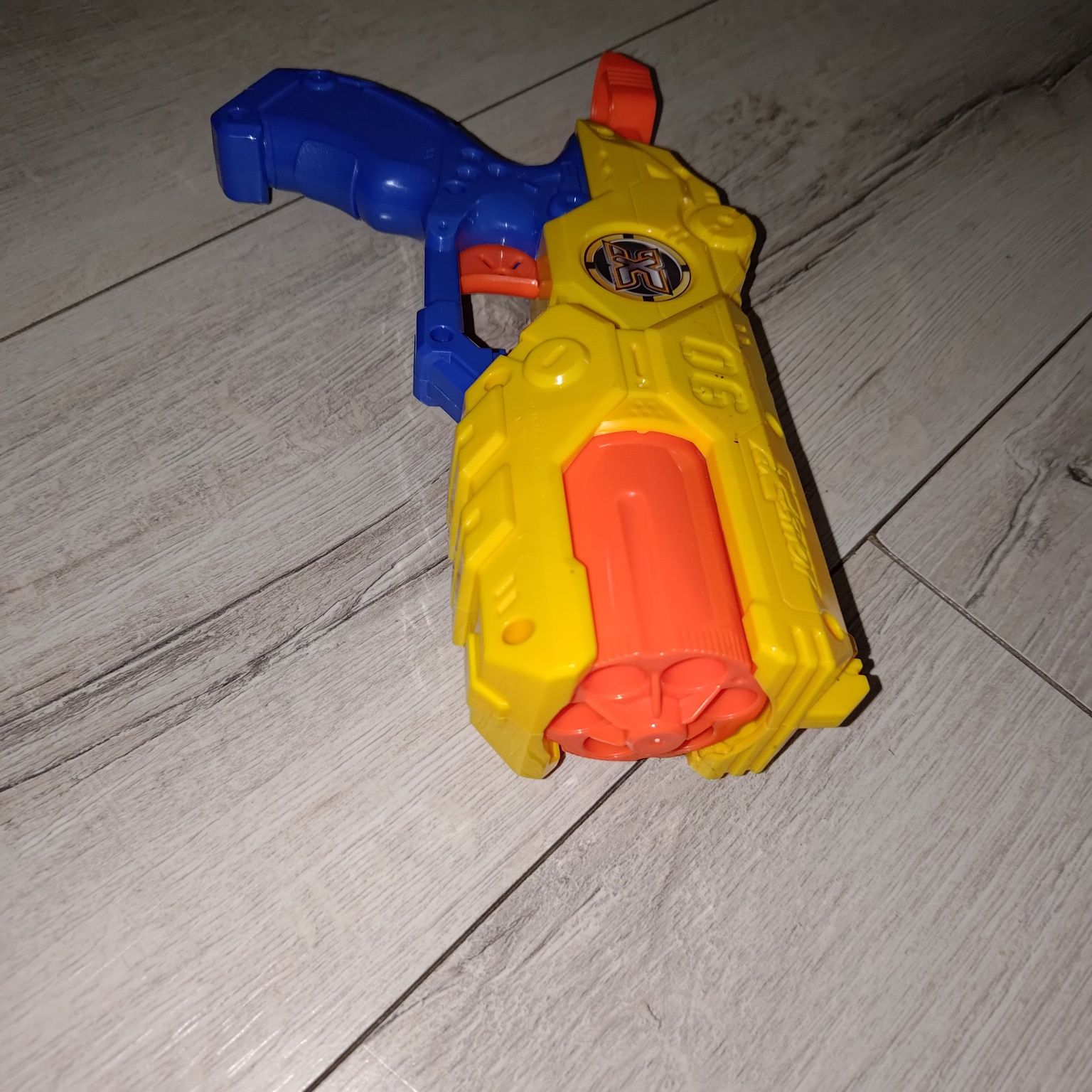 Pistolet pistolety x-shot xshot nerf na strzalki