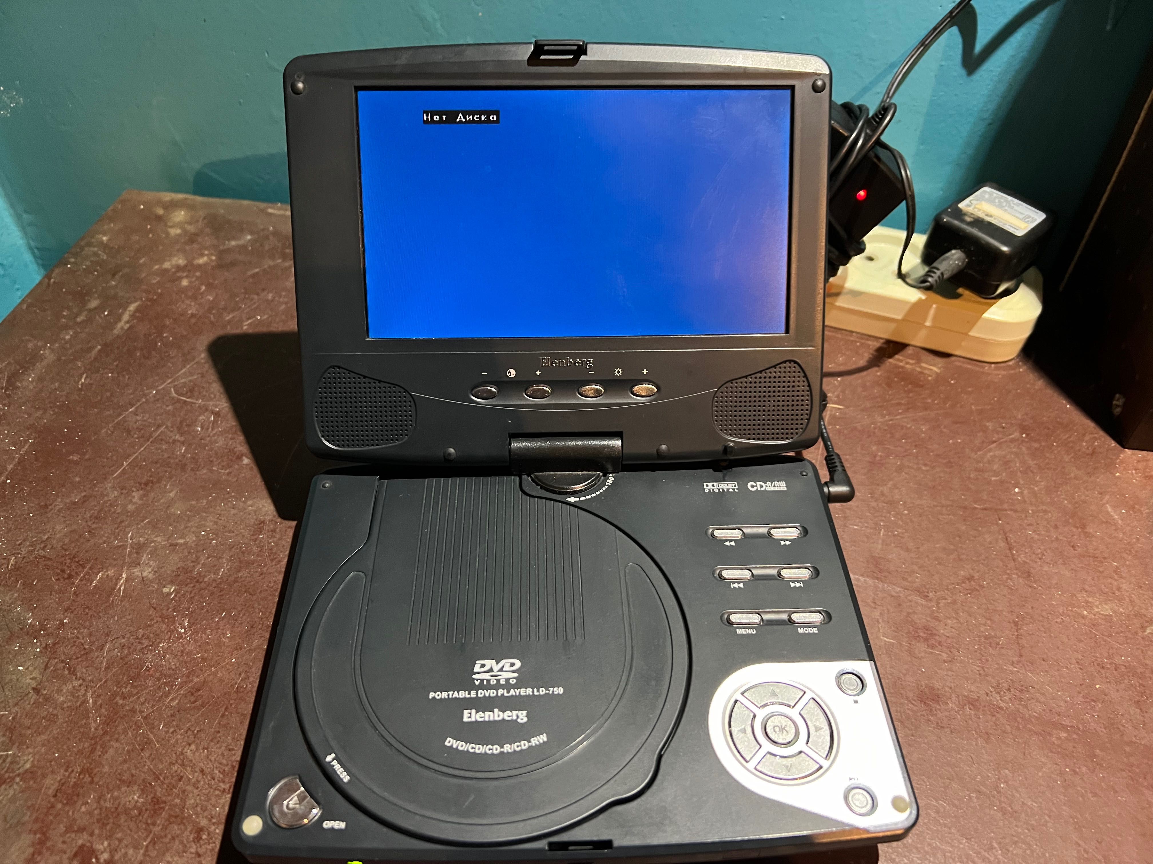 "Портативний DVD-player
Elenberg"