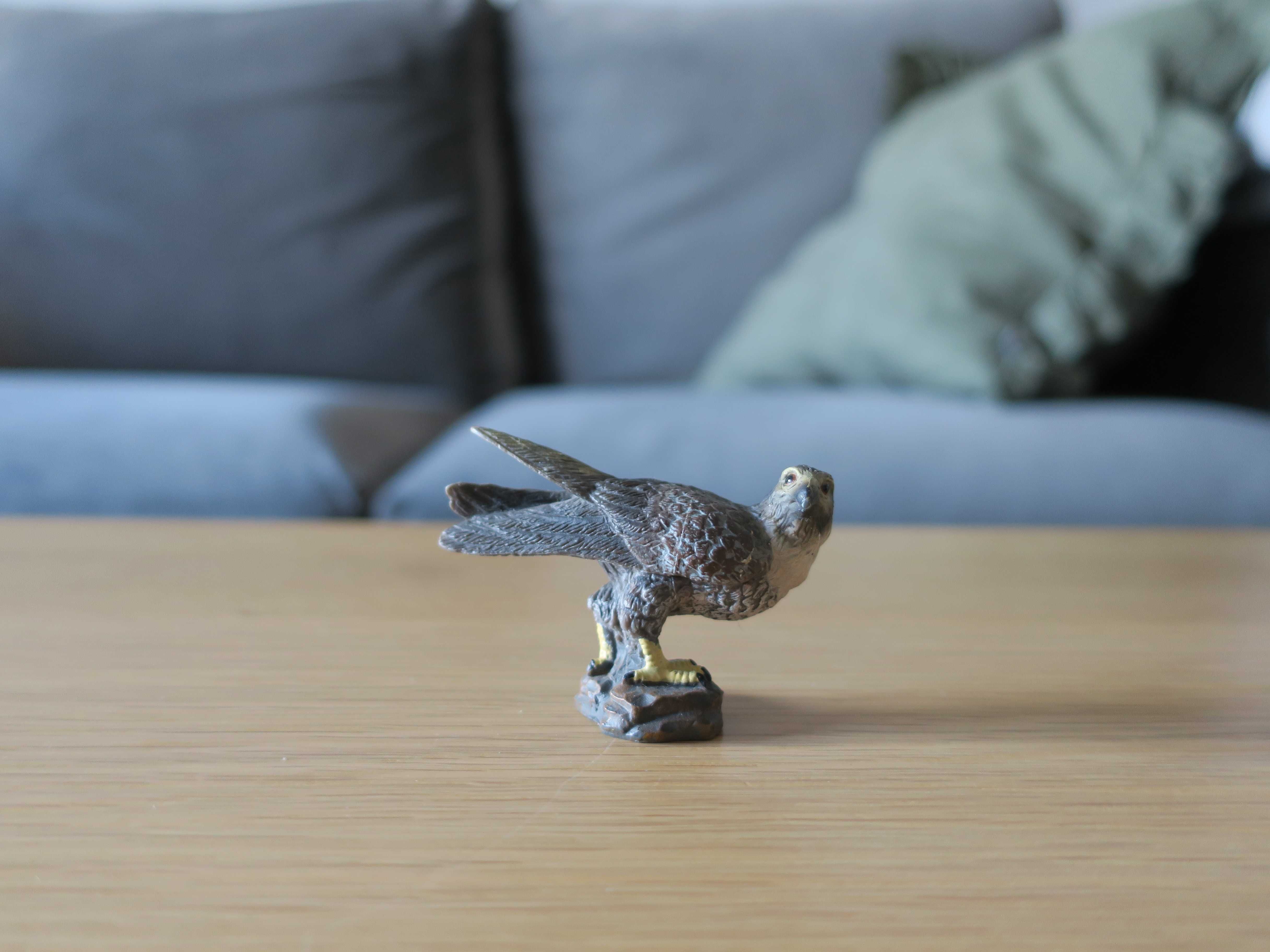 Sokół collecta figurka