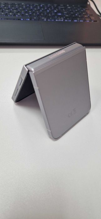 Samsung Galaxy Z Flip6 5G, 256 GB, 12GB RAM, silver shadow