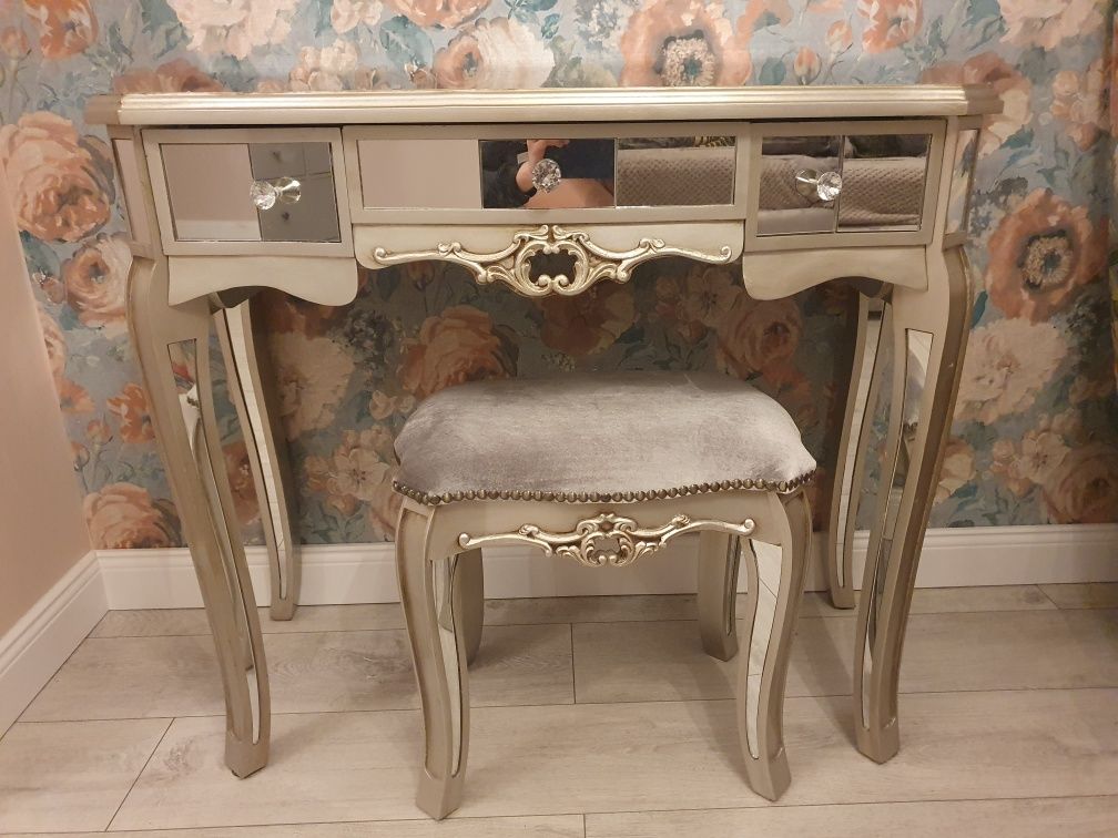 Toaletka Vintage