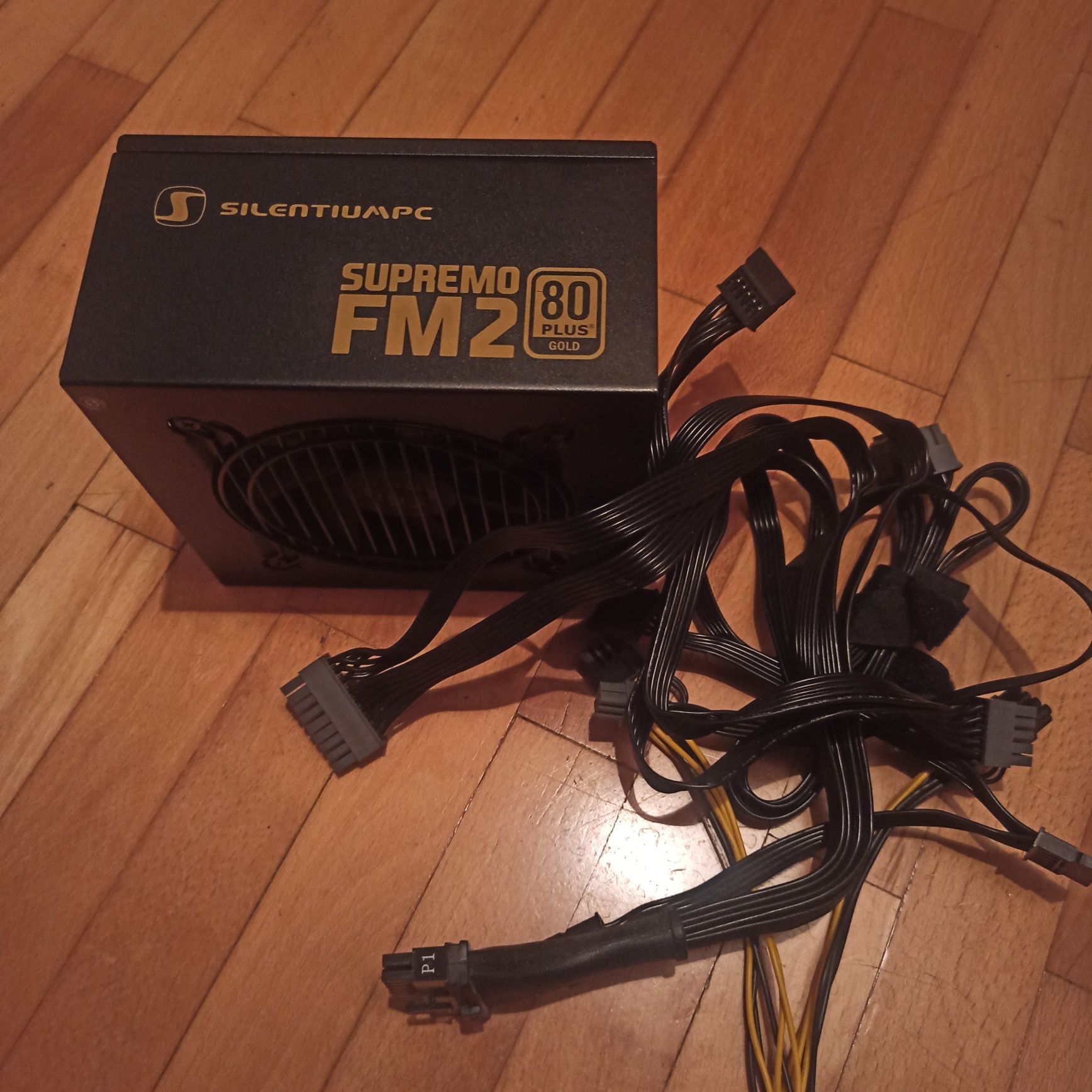 SilentiumPC Supremo FM2 750W 80 Plus Gold