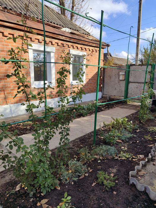 Продам дом в Краснограде со всеми удобствами.