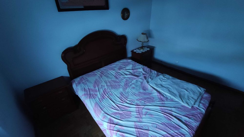 Cama com Mesas de Cabeçeira