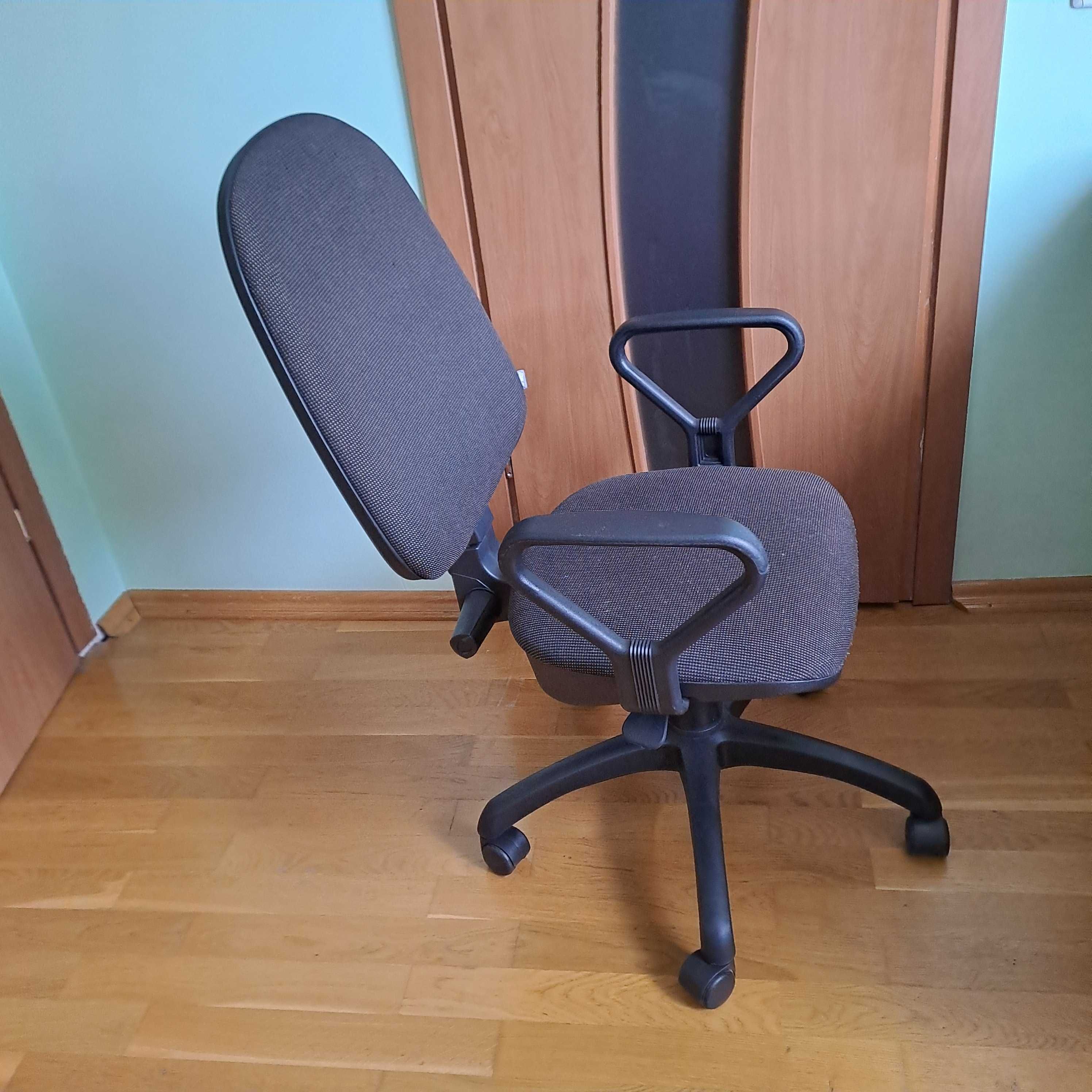 Комп'ютерне крісло