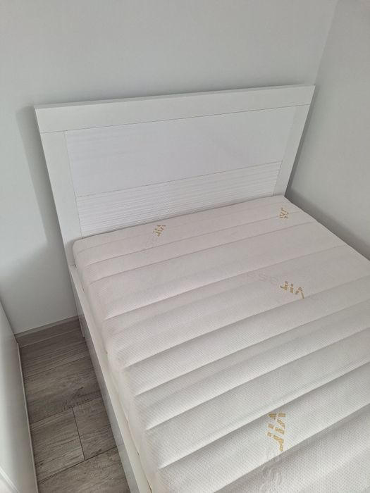 Sprzedam łóżko z materacem 90 cmx200