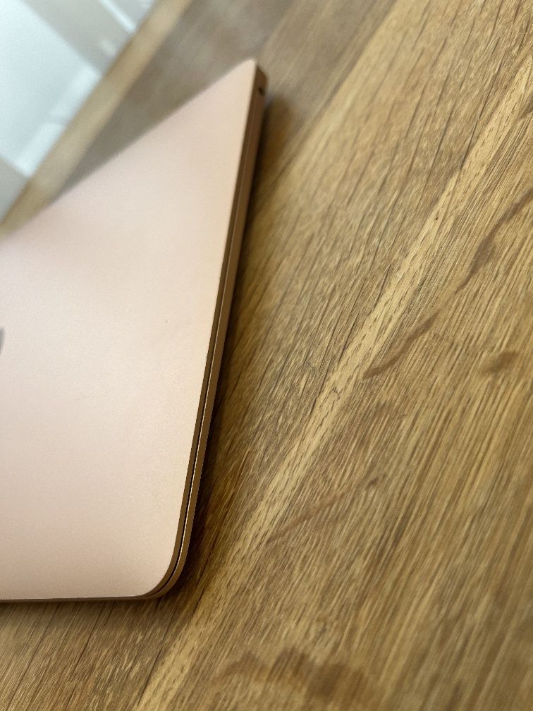 Macbook air 13 M1 2020 8/256 , 96% акумулятор