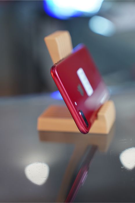 iPhone 8 Plus 64GB Red Neverlock