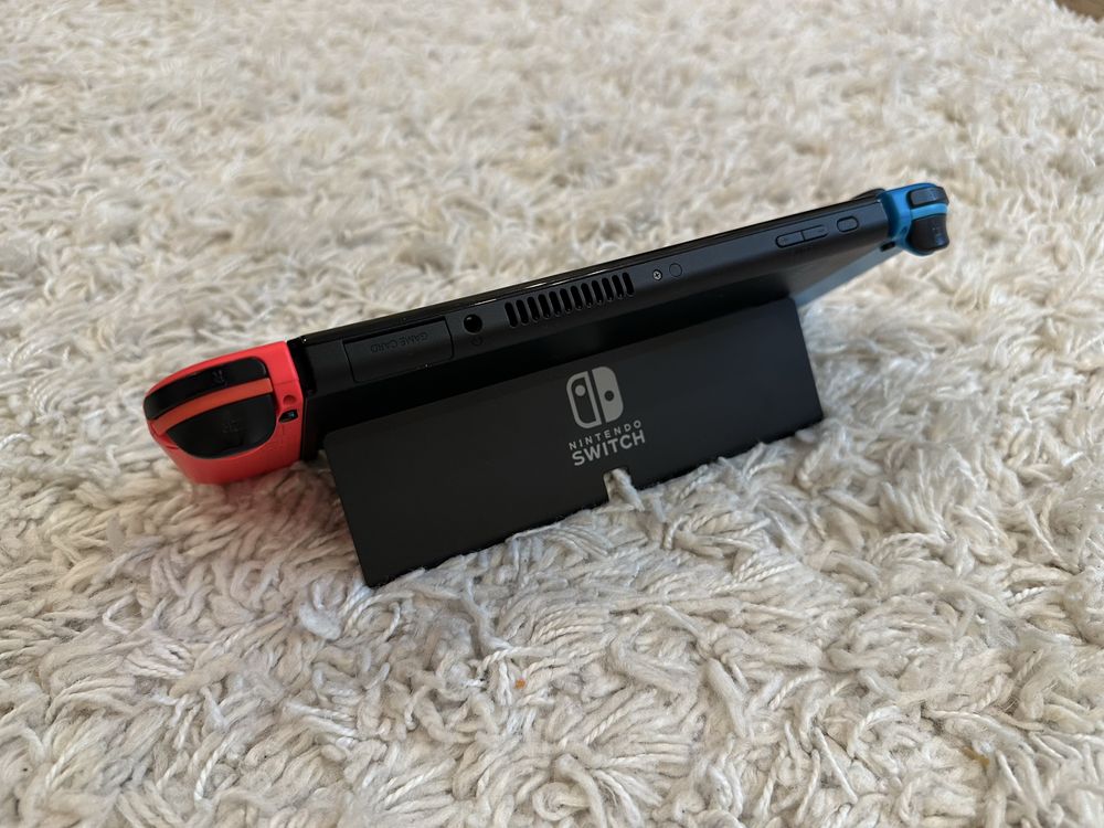 Игровая Приставка Nintendo Switch OLED (аккаунт + стекло + сумка)