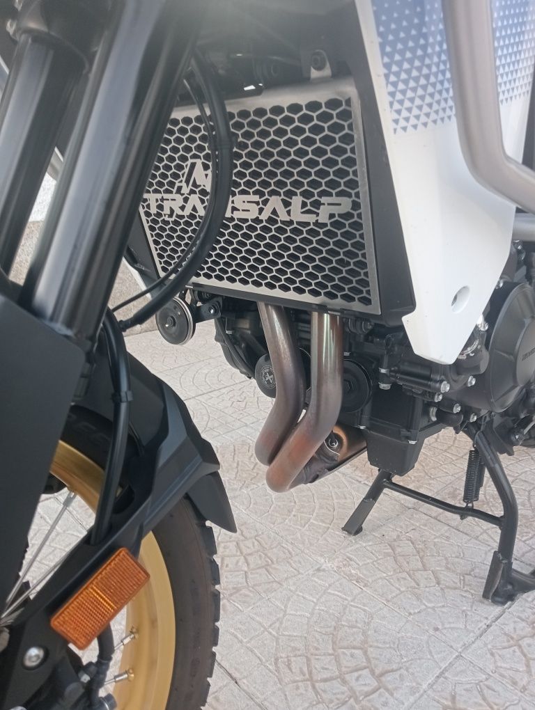 Honda transalp 750