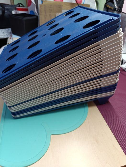 Пластикова дошка -роздільник для речей ,бумаг і тд..