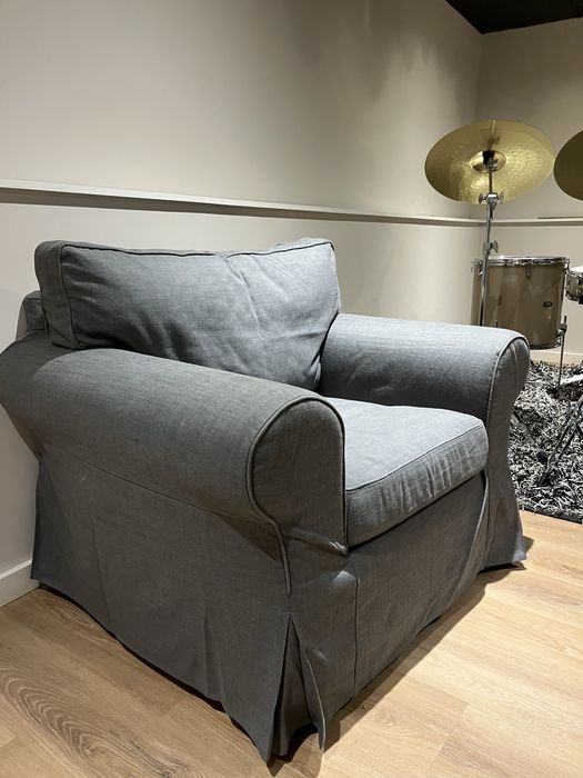 Poltrona cinzenta do Ikea