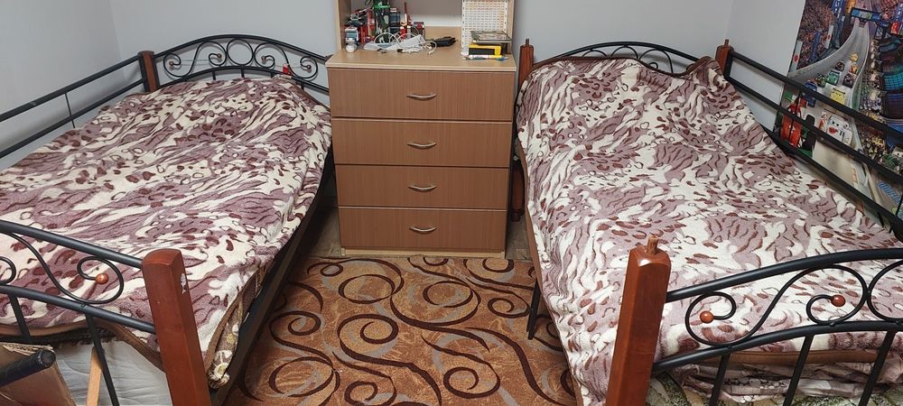 Продається двох'ярусне ліжко.