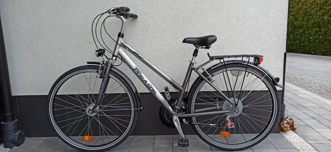 Rower Pegasus 28", Avanti, aluminium Shimano, prądnica, Continental