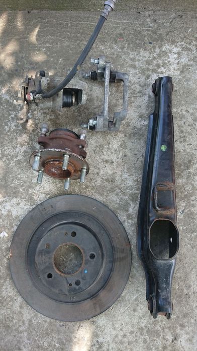 Mitsubishi Outlander 3 III 12-20 задній нижній поперечний ричаг