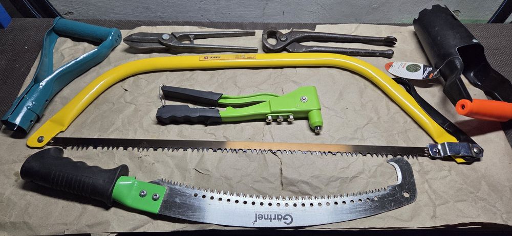 Інструменти, пила лучкова, ножиці, кліщі, заклепочник, саджалка