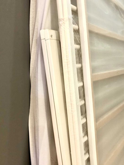 Berço com Altura do Estrado Ajustável + Colchão (Campo de Ourique)