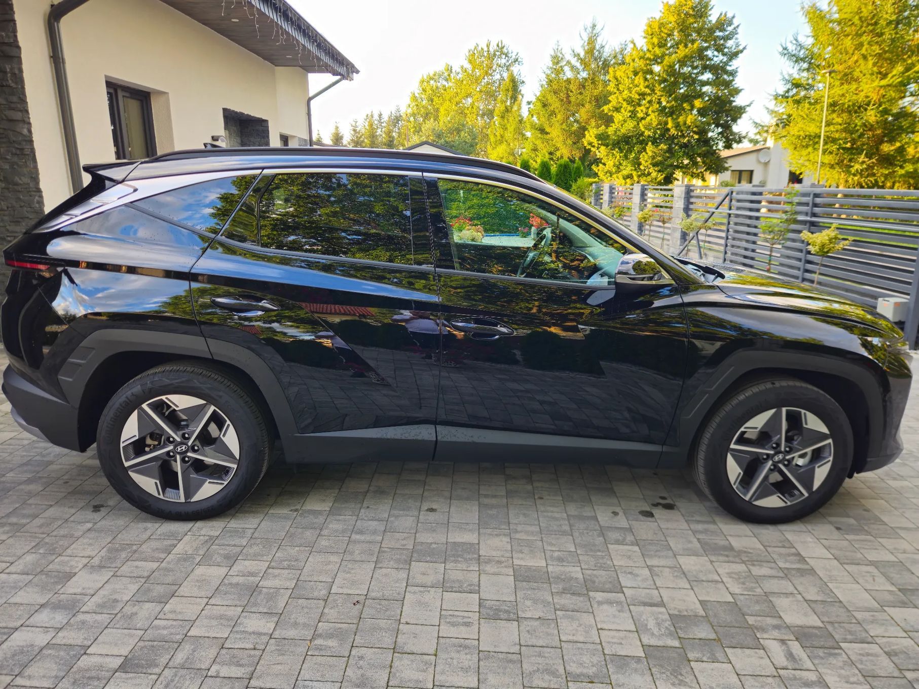 Hyundai Tucson Hyundai Tucson 1.6 hev hybryda 215 koni wersja smart + pakiet led