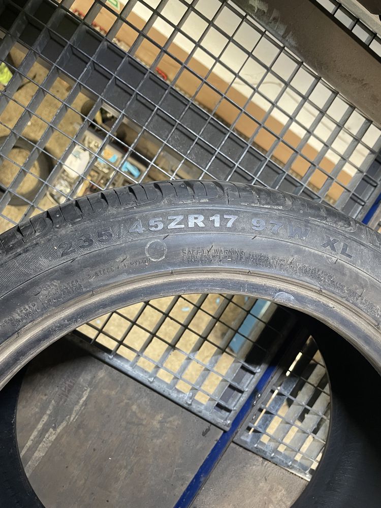 Windforce 235/45 R17 XL