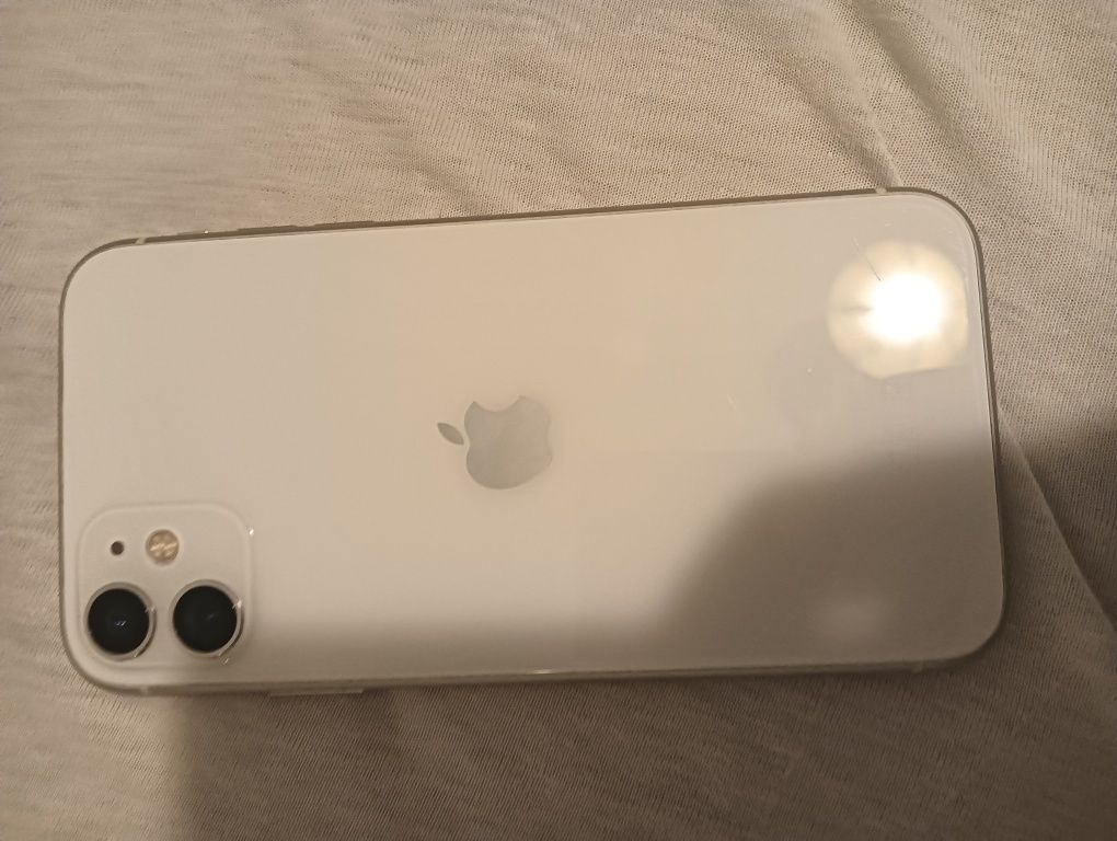 iPhone 11 64gb em bom estado