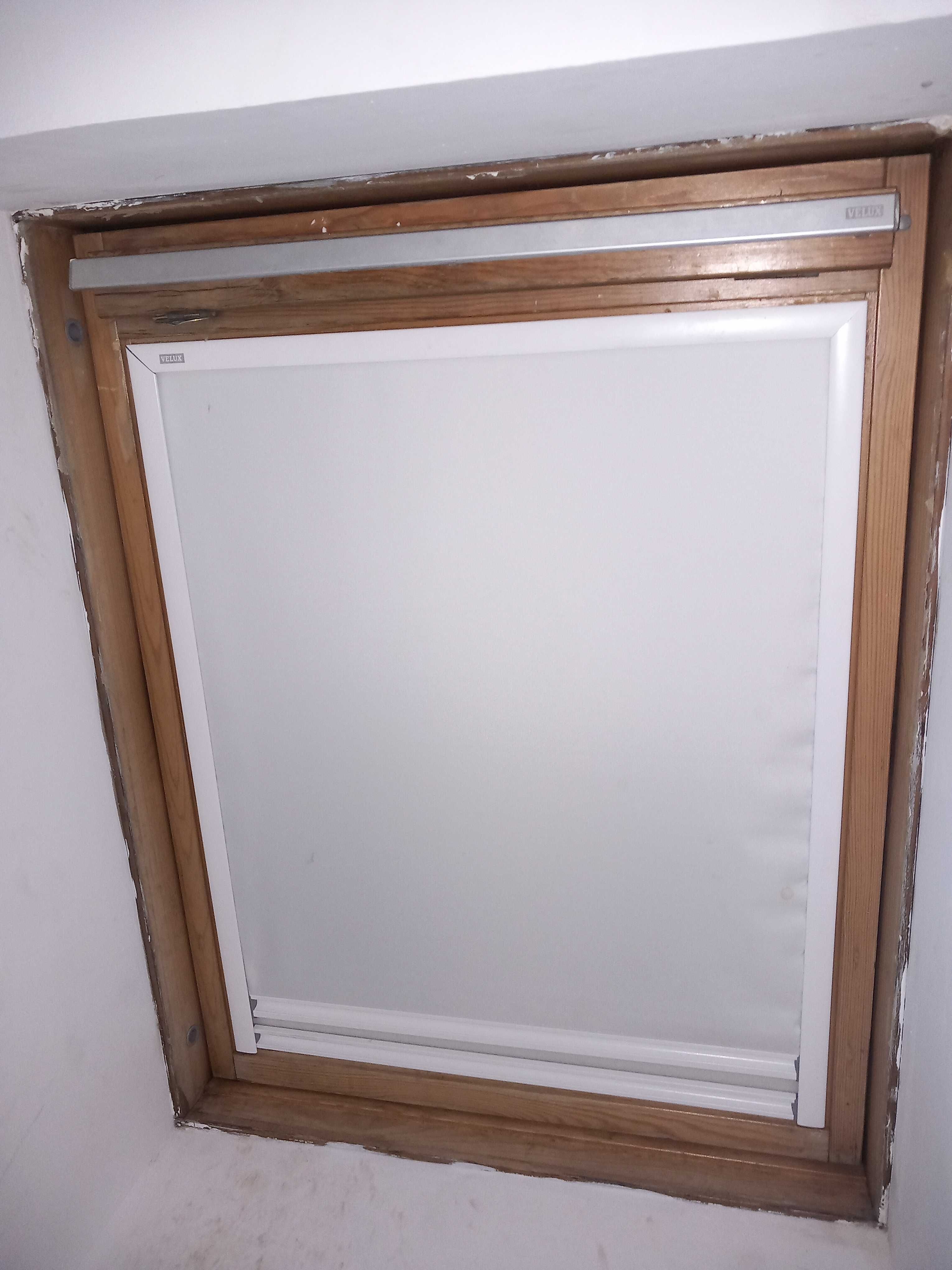 Janelas + Rufos + Blackout Velux