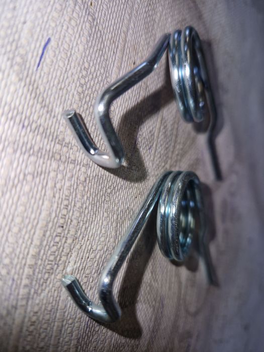 Nowe sprezyny bebna hamulca szczekotrzymacza piasty kola wsk 125 kpl