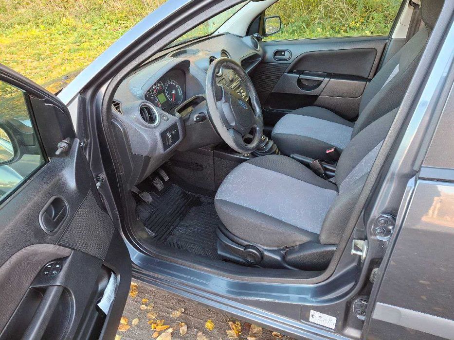 Автомобіль Форд фієста 2007 рік 1.4 бензин